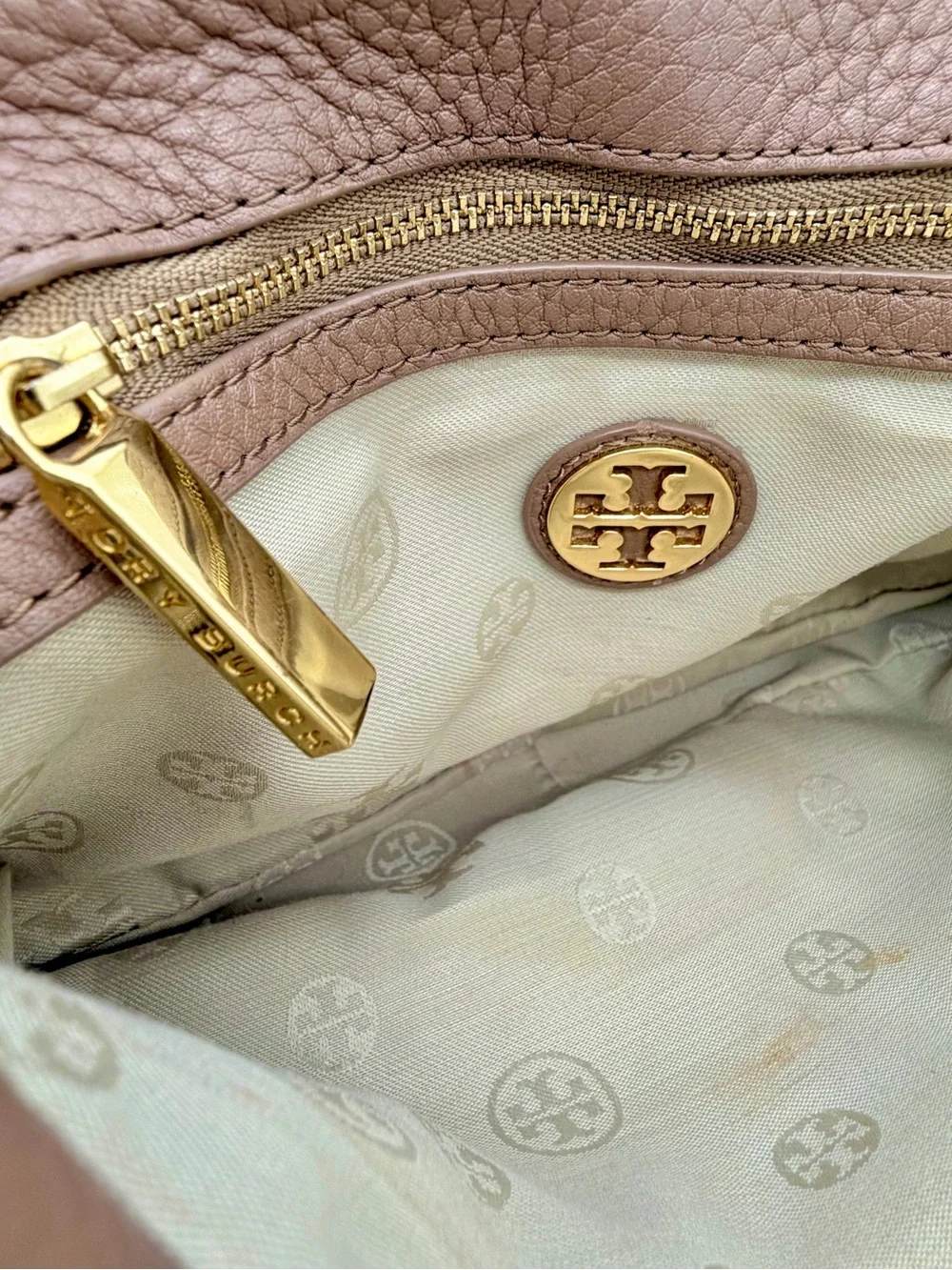 Tory Burch Amanda Pebbled Leather Convertible Crossbody Bag